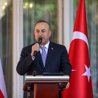 Çavuşoğlu: İtalya'da helikopterin düştüğü bölge bulundu