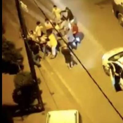 Eşine şiddet uygulayan kocayı linçten polis kurtardı