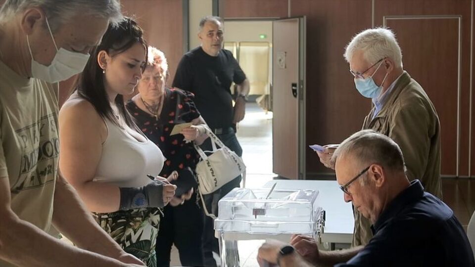 Macron, çoğunluğu elde edemeyebilir