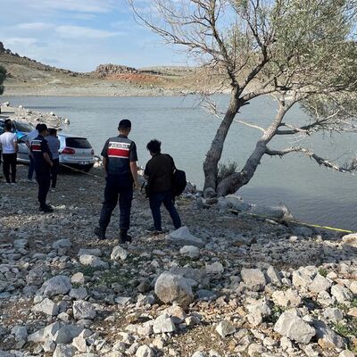 Barajda serinlemek istemişlerdi! 3 kişiden 1'i kurtarıldı
