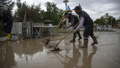 Ankara'da sel! Temizlik ve tahliye çalışmaları sürüyor