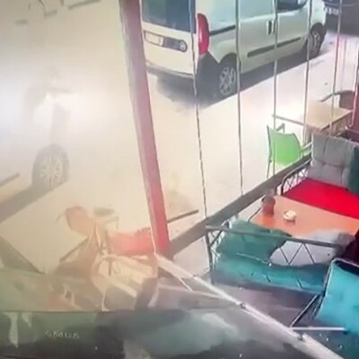 Polisten kaçan şüpheli, aracıyla kafeye girdi!