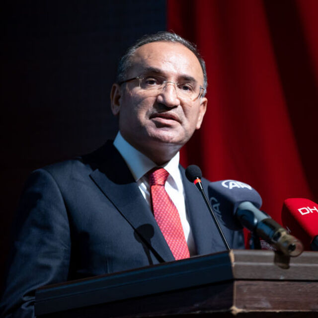 Adalet Bakanı Bozdağ'dan polise yumruk atan vekile tepki