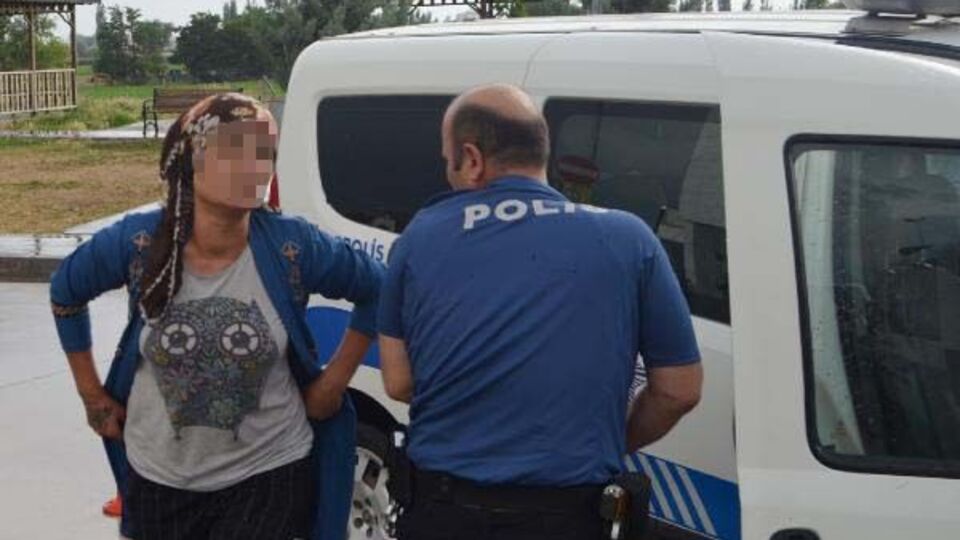 Çocuğunun gözü önünde bıçakladı, 'Canım istedi' dedi