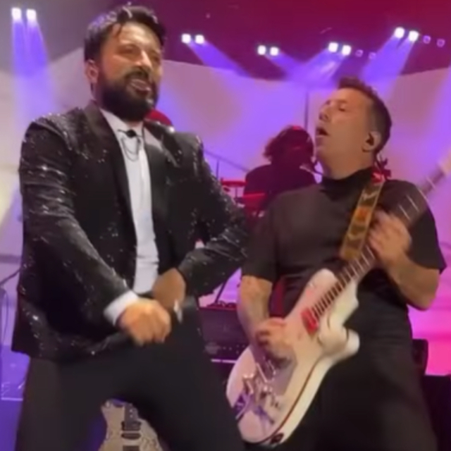 Tarkan sahnelere geri döndü!