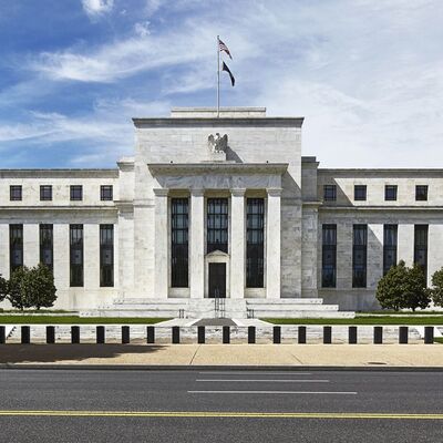 Fed enflasyona karşı vites yükseltti