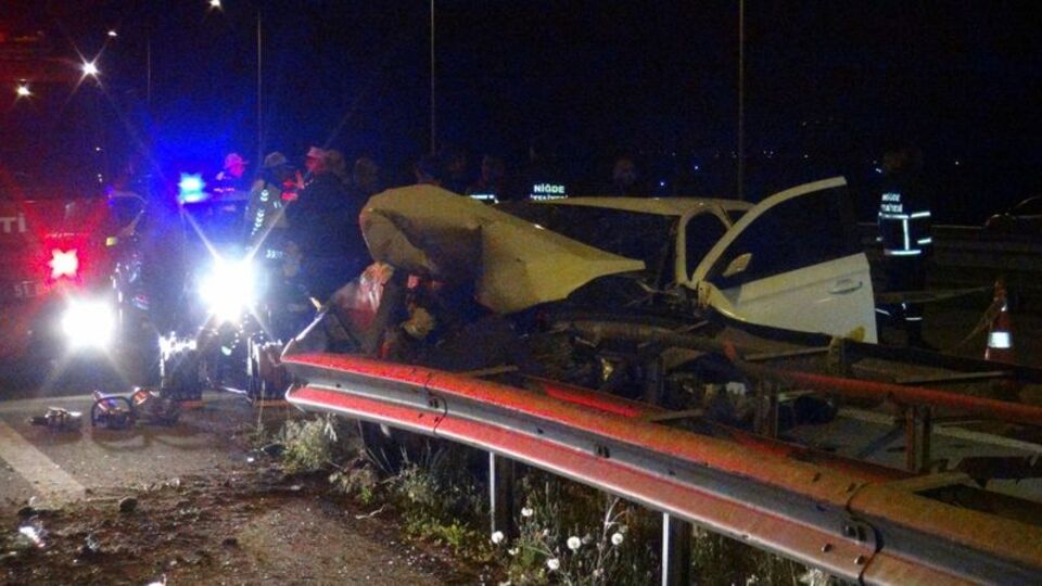 Niğde'de korkunç kaza! 2 ölü, 2 yaralı