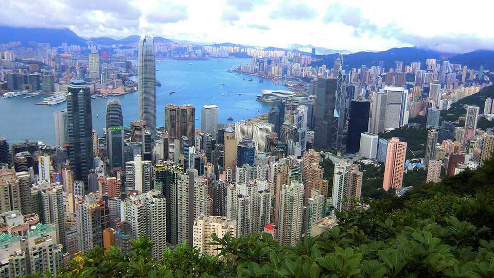 Hong Kong Fed'i takip etti