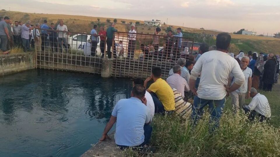 Terliğini yıkamak isterken kanala düşen Emrah, boğuldu