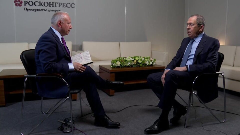 Lavrov: Tertemiz değiliz, neysek oyuz ve bundan utanmıyoruz