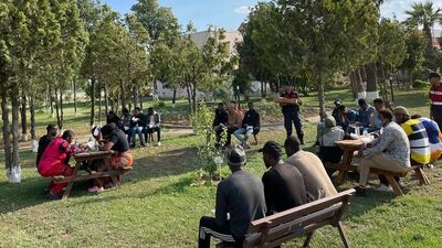 İzmir'de 53 kaçak göçmen yakalandı