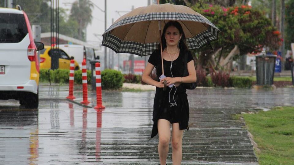 Meteoroloji'den bu iller için kuvvetli sağanak uyarısı