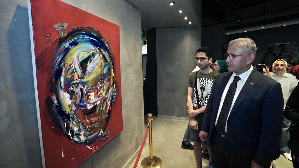 Seçilen eserler sergileniyor