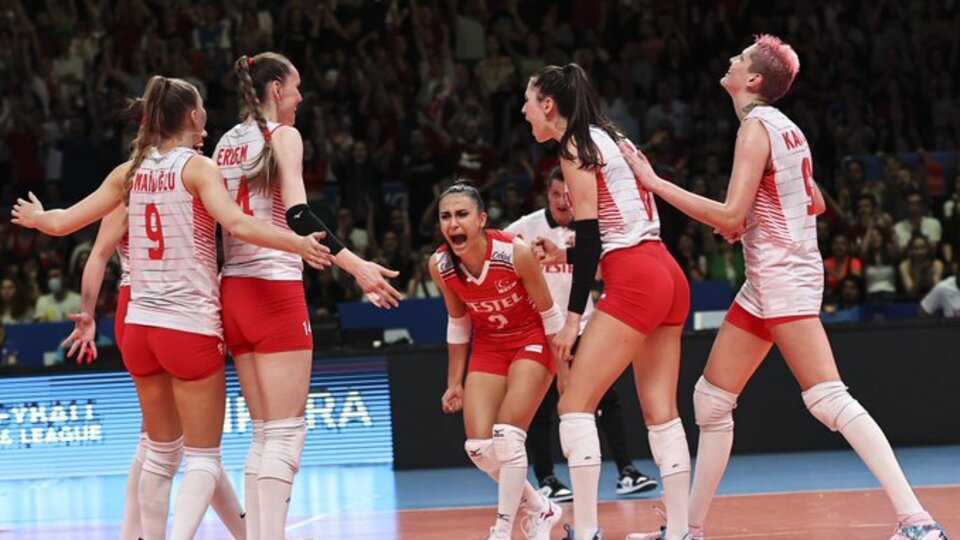 Filenin Sultanları 4 sette kazandı