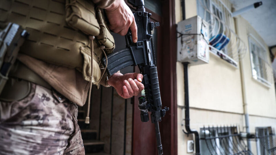18 adrese uyuşturucu baskını