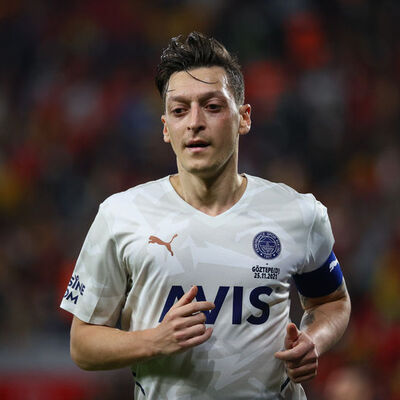 Özil'den flaş açıklama!