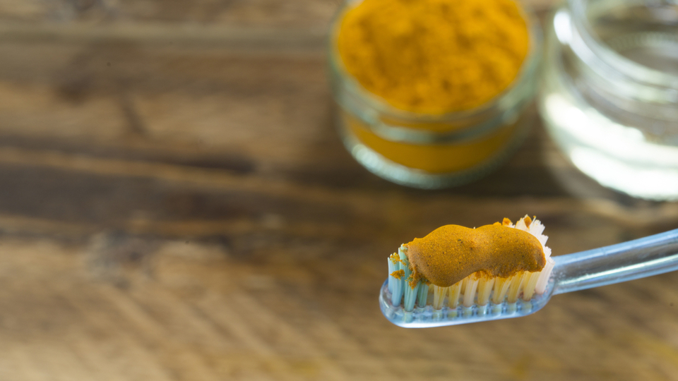 Zerdeçalın dişlere faydası