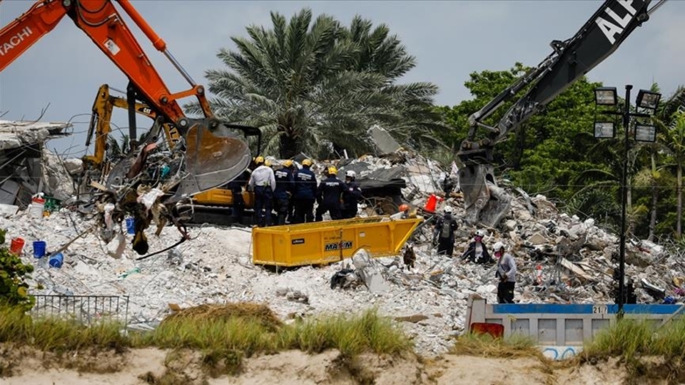 Miami'de çöken binada ölenlerin ailelerine 1 milyar dolar tazminat
