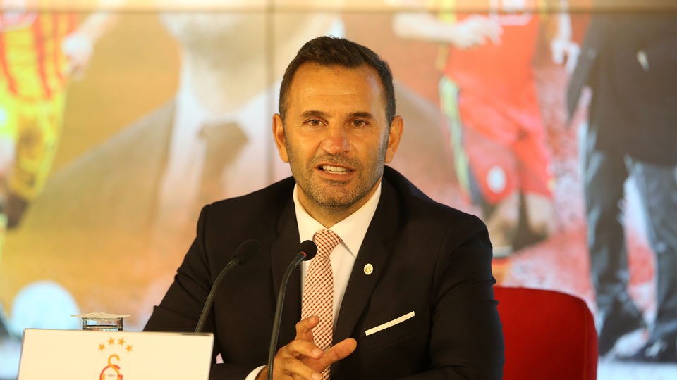 Galatasaray'da Okan Buruk imzayı attı