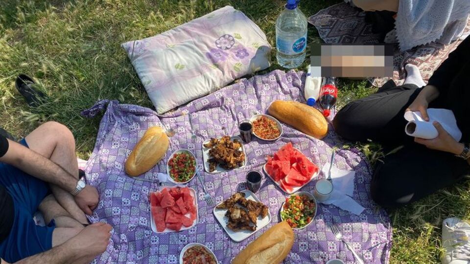 Piknikte mide bulandıran olay!