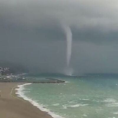 Zonguldak'ta fırtına! Çaycuma'da hortum çıktı