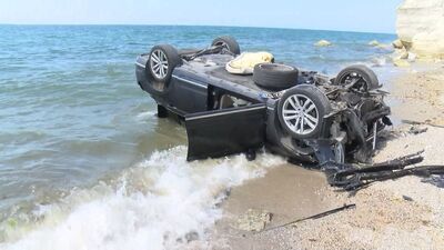 Haciz gelen aracını uçurumdan denize attı