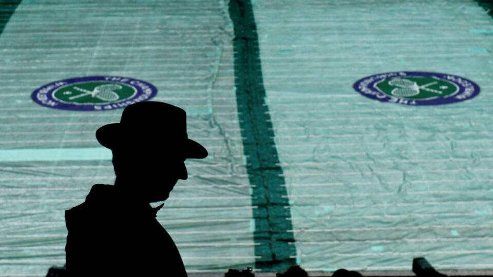 Tartışmaların gölgesinde başlıyor