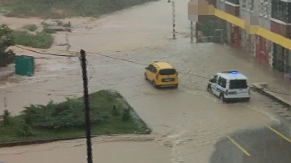 Batı Karadeniz'i şiddetli sağanak vurdu!