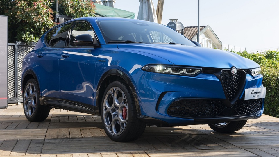 İtalyan SUV hibrit motor ile geldi!