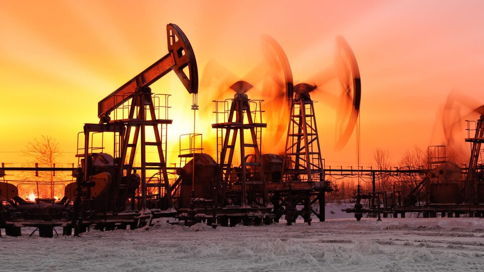 Petrolde yatay seyir