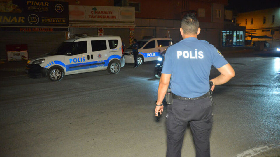 Ailesiyle ziyaretten dönen kadına maganda kurşunu!