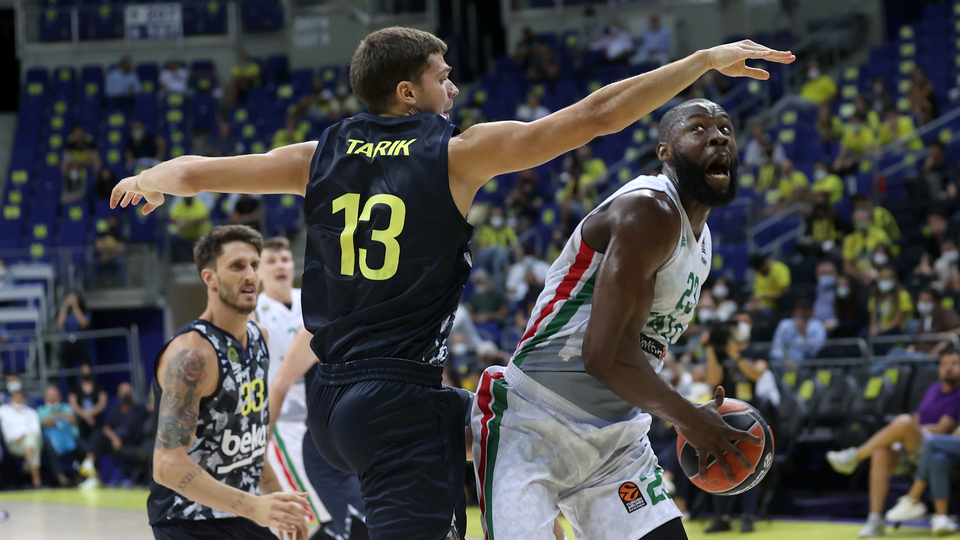 Fenerbahçe Beko'ya Nijeryalı pivot