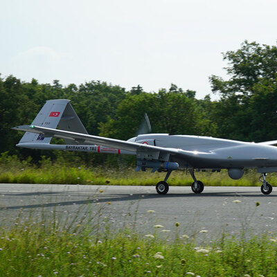 Baykar, Ukrayna'ya 3 adet Bayraktar TB2 SİHA hibe etti