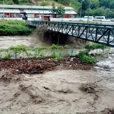 Batı Karadeniz'de sel! AFAD'dan ve Meteoroloji'den uyarılar