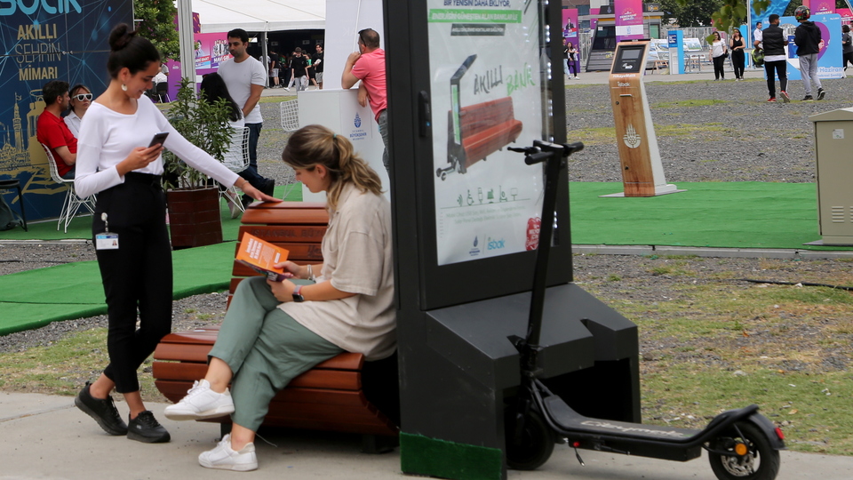 İstanbul'un mobilyaları artık 'akıllı'