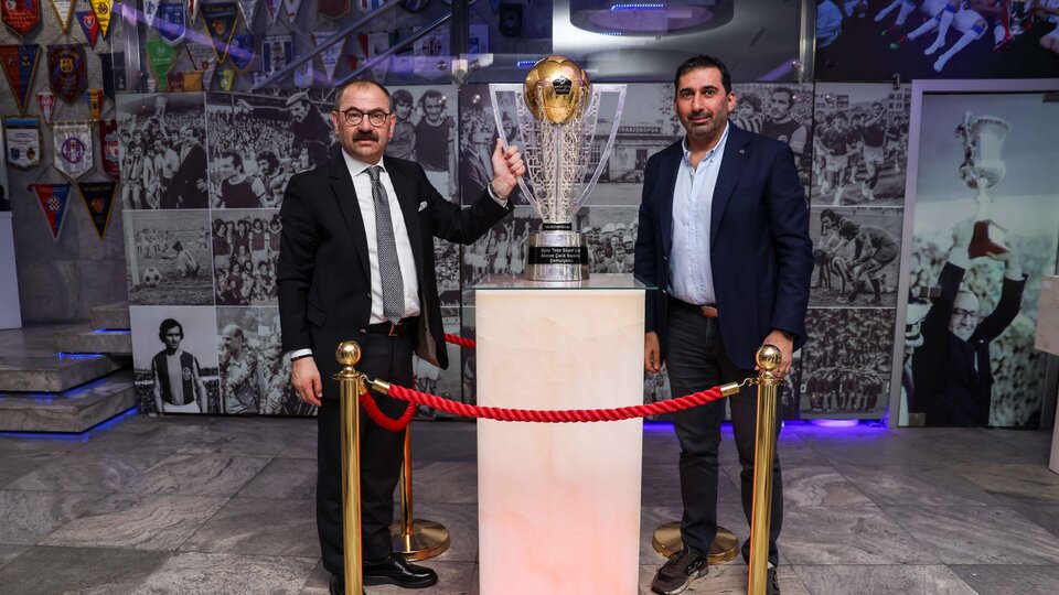 Şampiyonluk kupası müzede