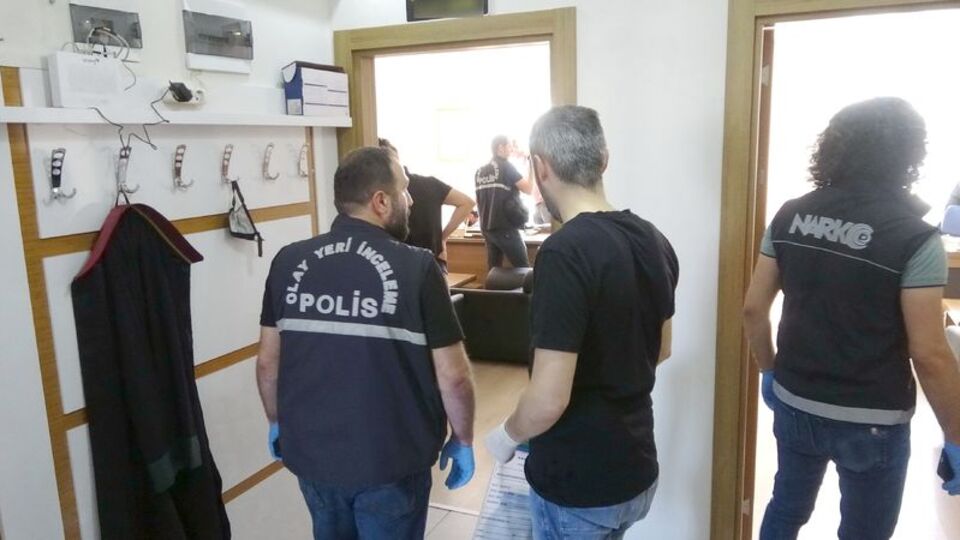 Uyuşturucu ile yakalanan avukata gözaltı