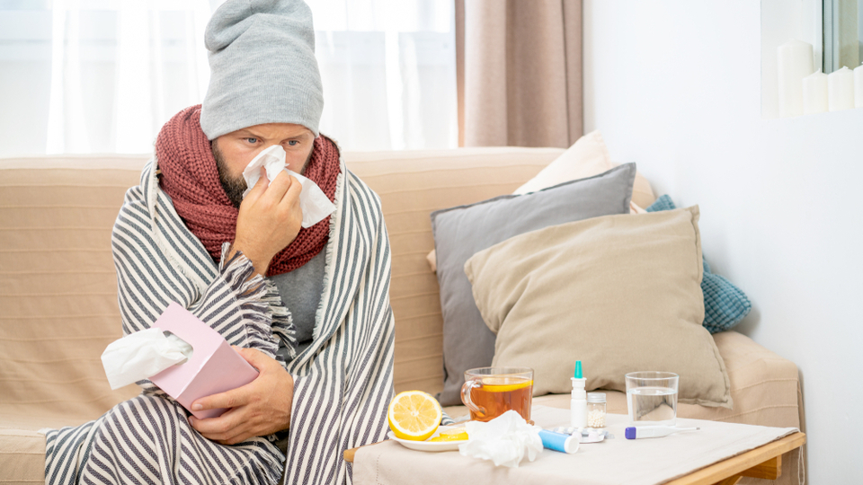 Yetişkinlerde soğuk algınlığı belirtileri