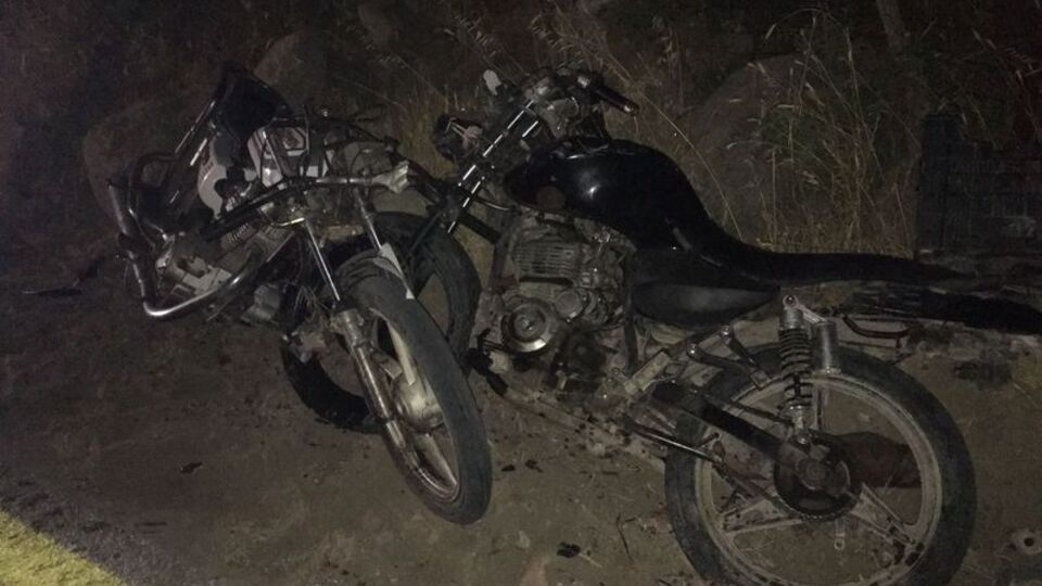 Motosiklet kazasında ölümlü tesadüf!