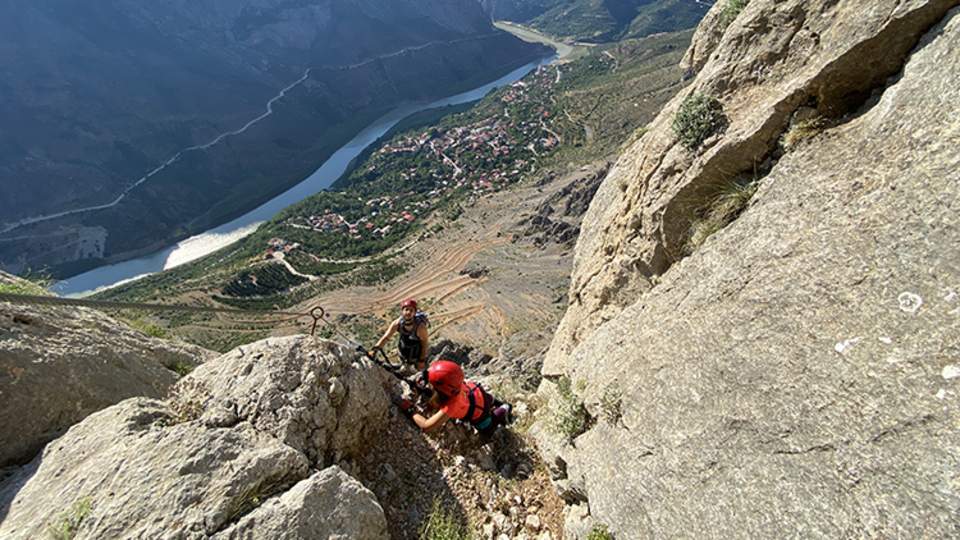 Bu yol 'Cennete Açılan Kapı'ya gidiyor!