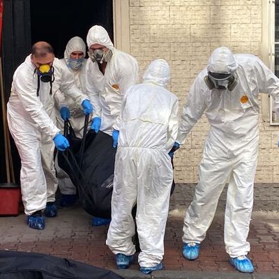 Haber alınamayan iki arkadaş birbirine sarılmış halde bulundu