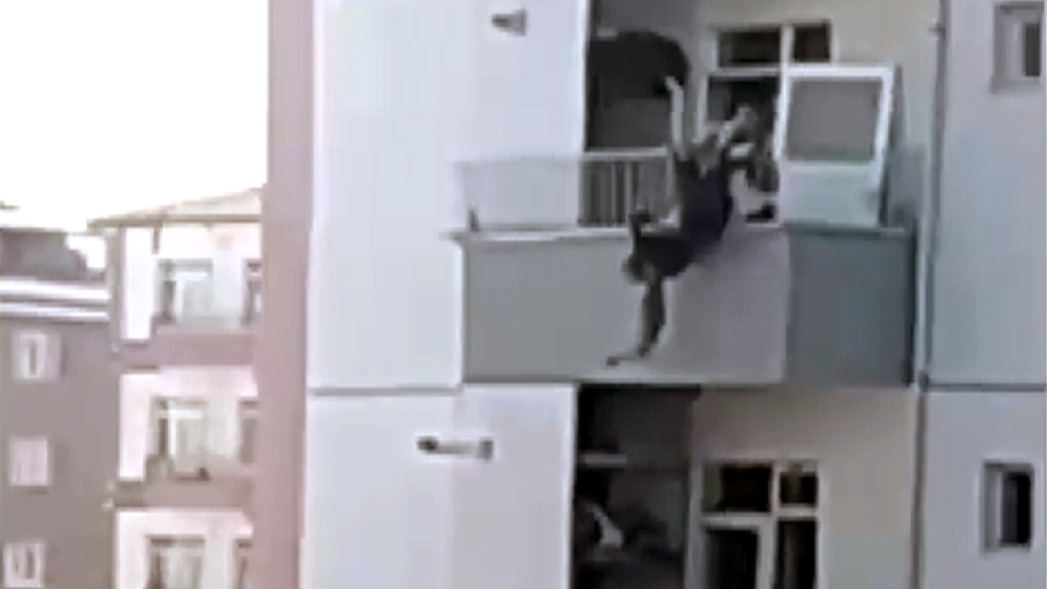 O anları anlattı: Sırtı yanıyordu, 'beni bırakma' diyordu!