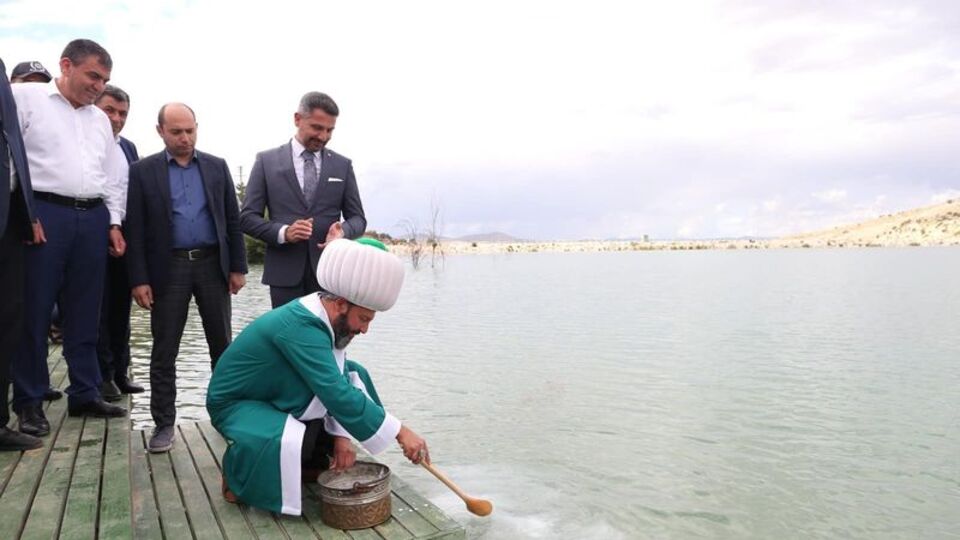 Nasreddin Hoca'nın köyünde göle maya çalındı