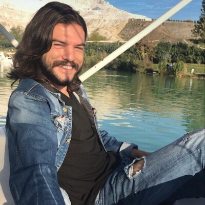 Vahşi cinayet! Darbettikleri genci 3'üncü kattan attılar