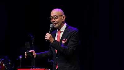 Yaşam Boyu Başarı Ödülü aldı