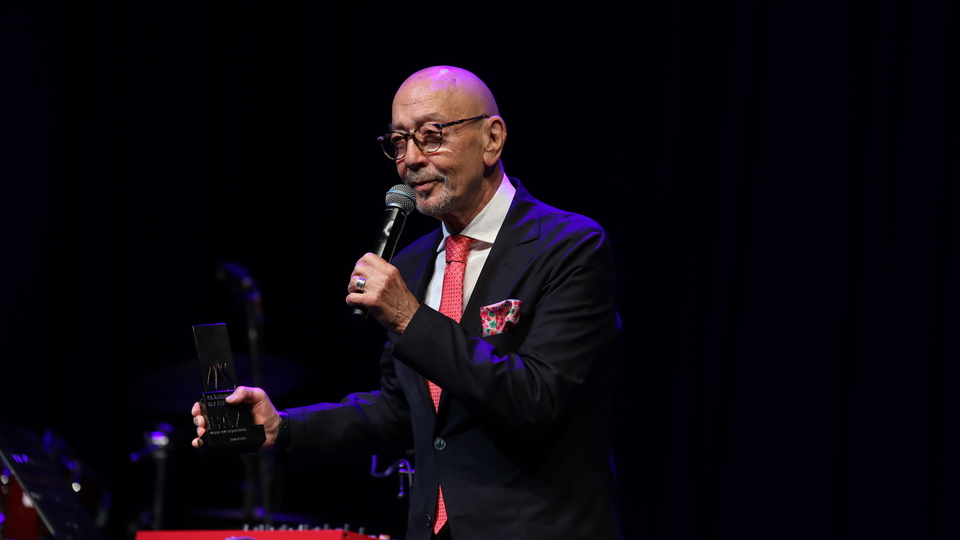 Yaşam Boyu Başarı Ödülü aldı