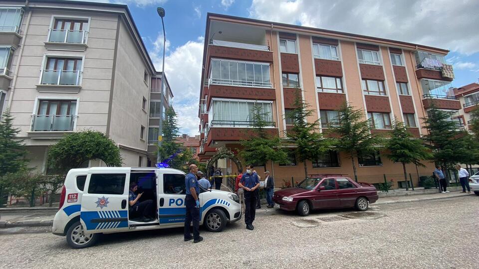 Boşanma davası öncesi karısını öldürdü!