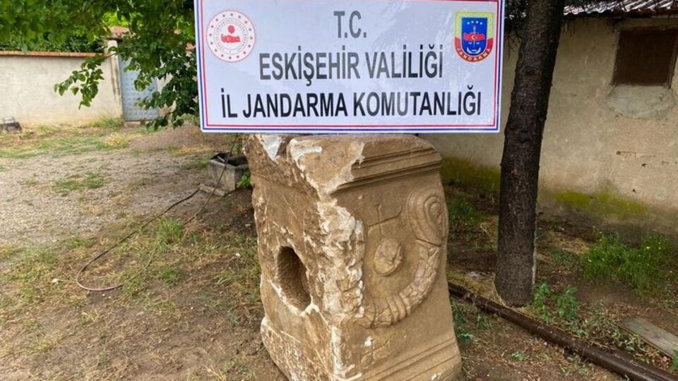 Çiftçi tarlasını sürerken buldu!