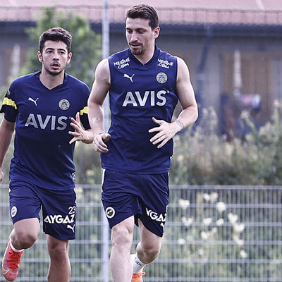 Fenerbahçe'de sakatlık şoku! Kamptan ayrıldı