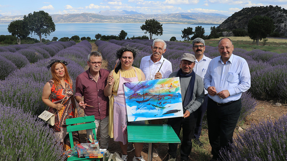 Su kaybına müzik ve resimle dikkat çektiler